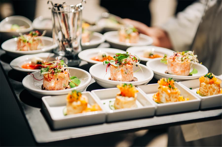 Ofrecemos un servicio de catering totalmente adaptado y personalizado